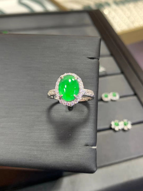 Cincin Giok Guatemala alami yang terbuat dari perak 925 Ukuran 8 * 10mm Giok bersih dan halus Termasuk ongkos kirim dan pajak.