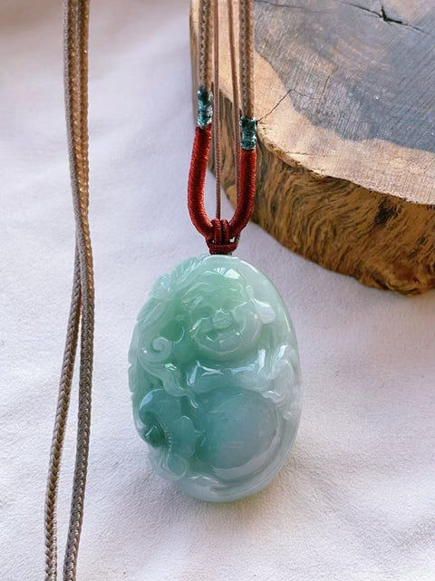 Batu giok alami liontin Buddha Buddha yang lembut dan hangat, dengan kepala penuh air Ukuran 42.7 * 30.2 * 15.6 mm Ukiran buatan tangan murni Termasuk ongkos kirim dan pajak