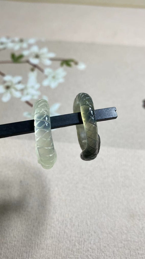 Cincin Ular Giok Cui Giok Alami Ukuran 17,3 mm Giok bersih, halus dan hangat dengan pola yang indah.