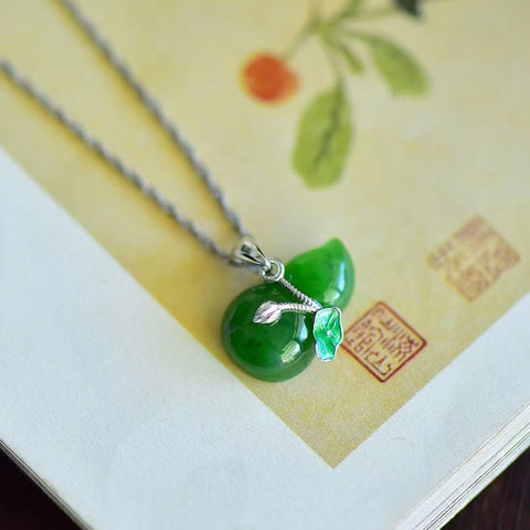 16029 Kalung Labu Jasper Alami yang terbuat dari perak 925; Giok itu bersih, halus, dan hangat. Gayanya cantik dan apik.