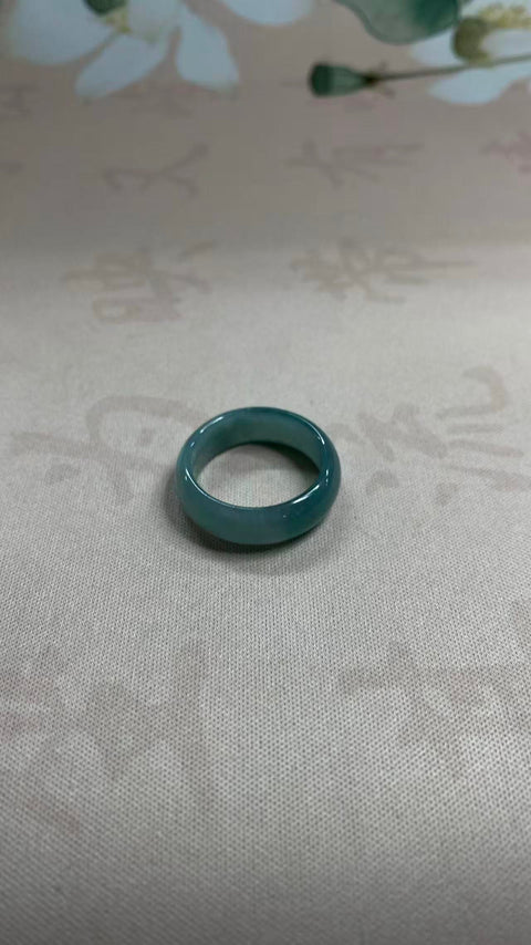 Cincin: Cincin giok jadeite indah 💍, diameter 19mm, termasuk biaya pengiriman dan pajak.