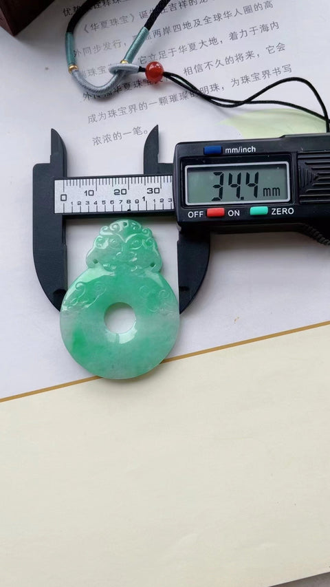 Liontin Batu Giok Alami Bahan halus dan hangat Desain eksklusif Ukuran seperti yang ditunjukkan sudah termasuk pajak pengiriman.