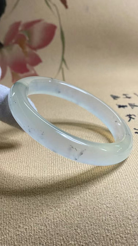 Gelang Gradien Tinta Es Giok Cui Giok Alami Ukuran 57-59mm Ukuran 58.2mm Lebar Sisi 11.2mm Giok semuanya terjadi secara alami Pola acak & sudah termasuk pajak pengiriman