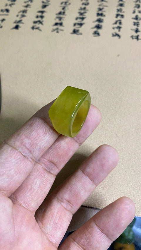 Cincin: Cincin Persegi Pria Giok Kuba Halus Kaliber: 18mm Giok yang bersih, halus, hangat, dan bergaya Sudah termasuk pajak pengiriman