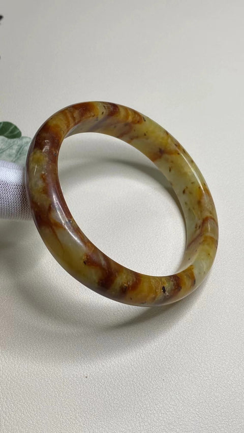 Gelang Giok Bunga Giok Cui Giok Alami Ukuran 61-63mm Ukuran 62.1mm Lebar Sisi 13.9mm Giok terjadi secara alami Pola acak Pengiriman dan pajak sudah termasuk.