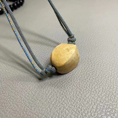 Liontin Kulit Giok Giok Tanah Sungai Alami Saatnya pergi dengan Ukuran 28 * 20.5mm Pengiriman dan pajak sudah termasuk.