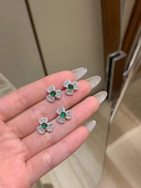 Anting Bunga Kecil Air Biru Giok Guatemala Alami 925 Tatahan Perak Desain Segar Kecil Giok bersih dan halus dan hangat Termasuk Pajak Pengiriman