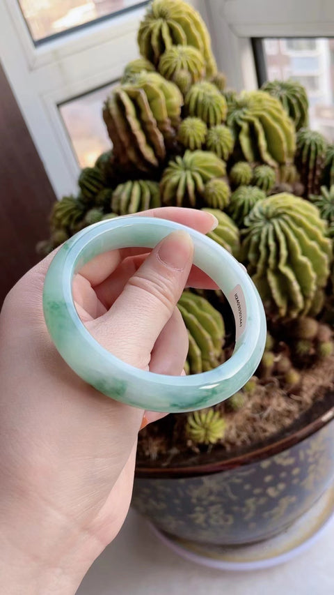 Gelang Jadeite Alami Bahan Pit Tua Bahan Hangat Hangat Bawah Bawah Penuh Ukuran Kepala Penuh 60.5mm Giok semuanya adalah Pola yang terjadi secara alami Pajak Pengiriman Acak Termasuk