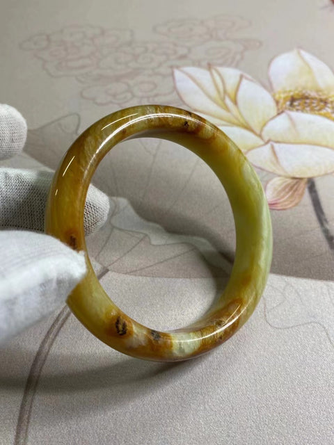 Gelang Giok Bunga Giok Cui Giok Alami Ukuran 58-60mm Ukuran 59.9mm Lebar Sisi 13.5mm Giok terjadi secara alami Pola acak Pengiriman dan pajak sudah termasuk.