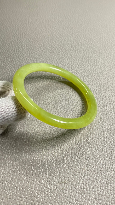 Gelang Garis Kecantikan Giok Cui Fine Cui Ukuran 58 mm Giok terjadi secara alami Pola acak Pengiriman dan pajak sudah termasuk.