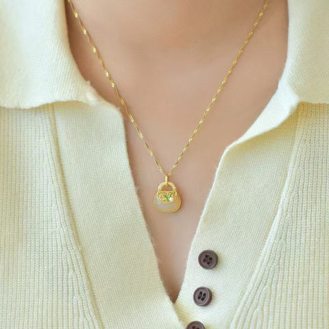 3322-2T Kalung Tas Enamel Giok Hetian Giok Alami Dengan Mutiara 925 Pengaturan Perak Ukuran 10 * 12mm Giok bersih dan halus serta hangat Sudah termasuk pajak pengiriman