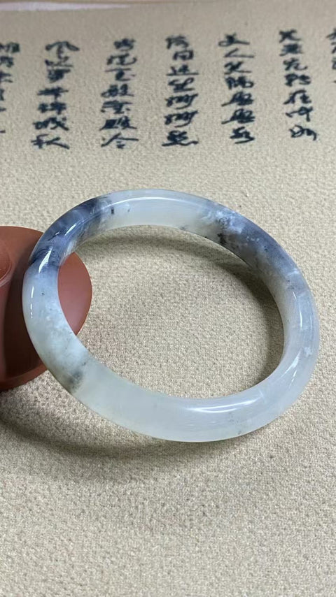 Gelang Giok Giok Cui Alami Jenis Es Gunung Jauh Dai Gelang Ukuran 59-61mm Ukuran 60.1mm Lebar Sisi 11.5mm Giok adalah semua yang terjadi secara alami Pola adalah acak Pajak Pengiriman Sudah Termasuk