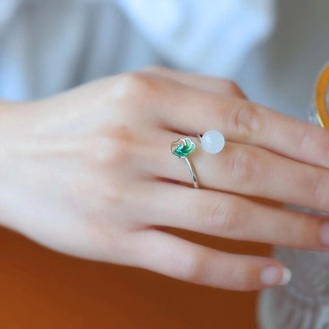 1136 Cincin Manik-manik Giok Hetian Alami dari Perak 925 Ukuran 8 * 8mm Giok bersih, halus dan hangat Gaya baru dan apik Sudah termasuk pajak pengiriman.