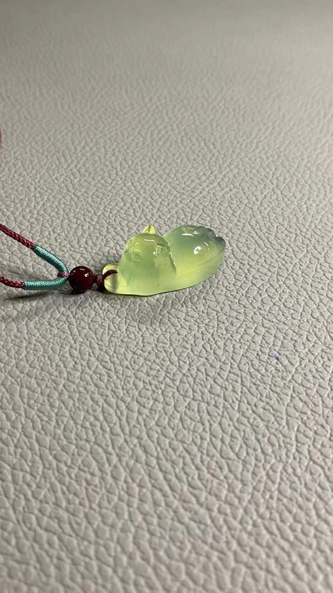 Liontin Kucing Merangkak Hijau Fluorescent Jade Cui Jade Alami & nbsp; Ukuran 32 * 14.5mm Jade bersih, halus dan hangat & nbsp; Sudah Termasuk Pajak Pengiriman
