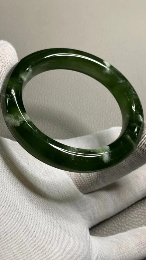 Gelang Bahan Giok Cui Alami 180 Ukuran Gelang 57-59mm Ukuran 58.2mm Lebar Sisi 12.4mm Giok Tidak ada yang terjadi secara alami Pola acak termasuk pajak pengiriman