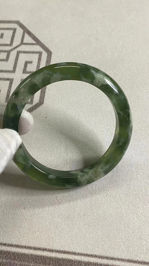 Gelang Gelang Milkcap Titi Giok Hijau Cui Giok Alami Ukuran 61-63mm Ukuran 62.8mm Lebar Samping 12.8mm Giok semuanya terjadi secara alami Pola acak Termasuk ongkos kirim dan pajak