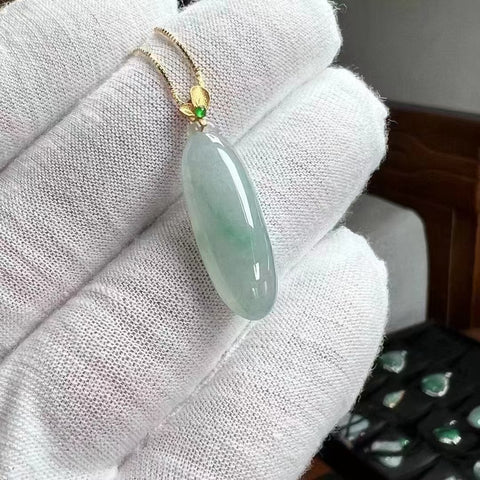 Kalung Tembus Es Jadeite a-barang-barang Alami Pengaturan Emas 18k Pencocokan Rantai Perak 925 Ukuran 31.7 * 9.5mm Termasuk Pajak Pengiriman
