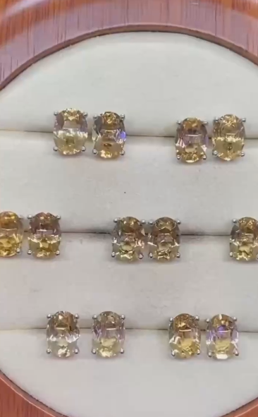 Anting-anting citrine alami yang terbuat dari perak 925, ukuran 8 * 6mm, dengan cangkir perak yang menebal, gaya yang indah, sudah termasuk pajak pengiriman.