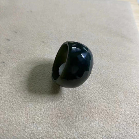 Giok Pemicu Giok Hetian Alami baik-baik saja dan hangat Ukuran 21-22mm Termasuk pajak pengiriman.