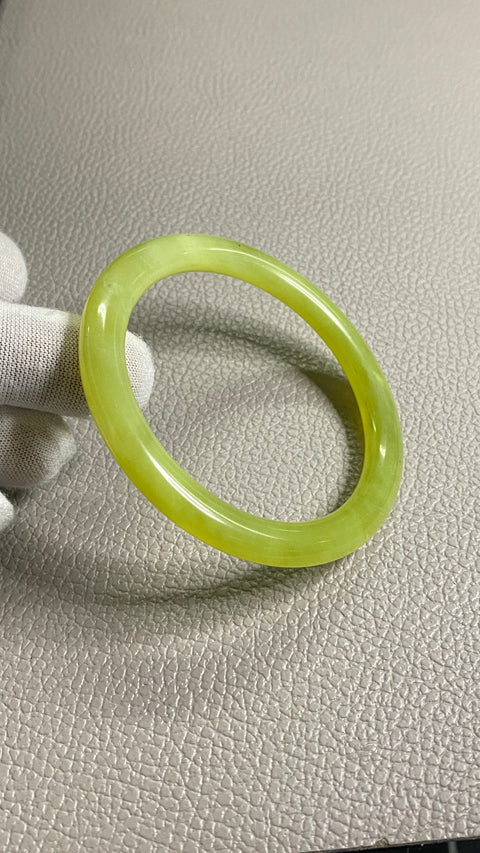 Gelang Garis Kecantikan Giok Cui Fine Cui Ukuran 58 mm Giok terjadi secara alami Pola acak Pengiriman dan pajak sudah termasuk.