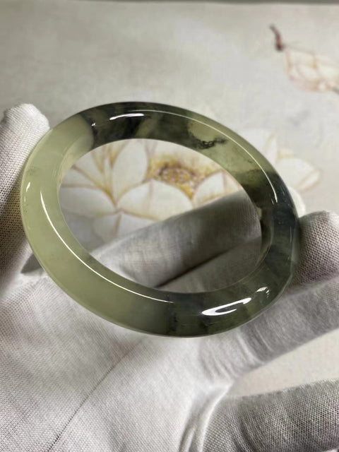 Gelang Tinta Giok Cui Giok alami Giok bersih dan halus Ukuran 57-59mm Ukuran 58.7mm Lebar Sisi 11mm Giok semuanya terjadi secara alami Pola acak termasuk pajak pengiriman.