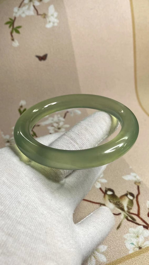 Gelang Hijau Es Giok Cui Giok Alami Ukuran 57-59mm Ukuran 58.7mm Lebar Sisi 10.7mm Giok terjadi secara alami Pola acak termasuk pajak pengiriman