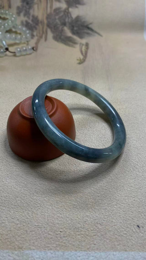 Gelang warna ayam hitam giok Xiuyan yang indah, diameter 56mm, batu alam dihasilkan secara alami, polanya acak, termasuk pajak pengiriman
