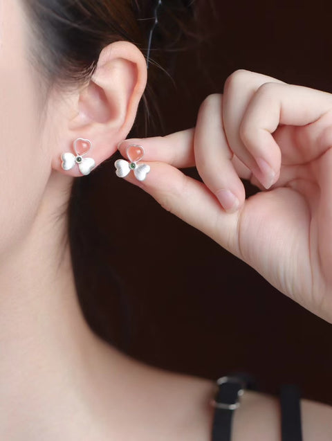 Anting semanggi merah alami, terbuat dari batu giok 925 perak, bersih, halus dan hangat, gaya yang indah, sudah termasuk pajak pengiriman.