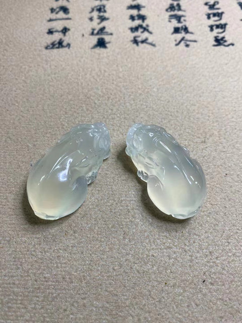 Liontin Es Berani yang Indah & nbsp; Ukuran 41 * 23mm Giok bersih, halus dan hangat Termasuk pajak pengiriman.