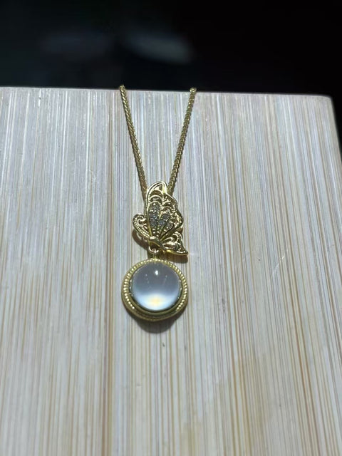 Kalung dari batu giok 925 perak, bersih, halus, dan tembus cahaya, termasuk ongkos kirim dan pajak.