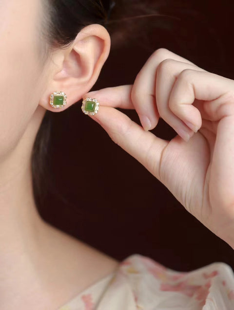 Anting Pejantan Jasper Alami Pengaturan perak 925 hijau apel yang indah & & nbsp; Giok baik-baik saja dan hangat, gaya yang indah sudah termasuk pajak pengiriman.