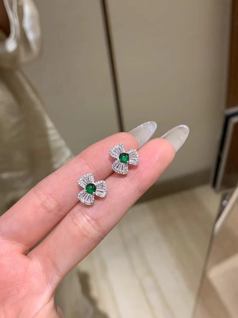 Anting Bunga Kecil Air Biru Giok Guatemala Alami 925 Tatahan Perak Desain Segar Kecil Giok bersih dan halus dan hangat Termasuk Pajak Pengiriman