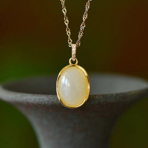 5704 Kalung Giok Hetian Alami yang terbuat dari perak 925 Ukuran 10 * 14mm Giok halus dan hangat, gaya yang indah sudah termasuk pajak pengiriman.