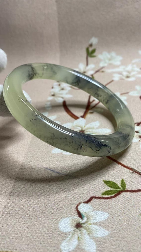 Gelang Lukisan Pemandangan Giok Cui Alami Ukuran 58-60mm Ukuran 59.5mm Lebar Sisi 10.5mm Giok semuanya terjadi secara alami Pola acak termasuk pajak pengiriman