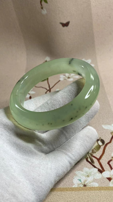 Gelang Tinta Giok Cui Alami Ukuran 55-57mm Ukuran 56.3mm Lebar Sisi 14.8mm Giok terjadi secara alami Pola acak termasuk pajak pengiriman.