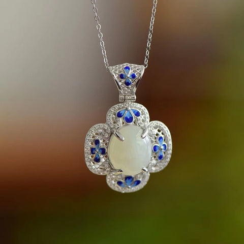 Set Giok Hetian Alami 925 Cincin Perak 9786 + Kalung 6267A + Anting 7066 Batu giok ini bersih, halus dan hangat, gayanya indah dan apik.