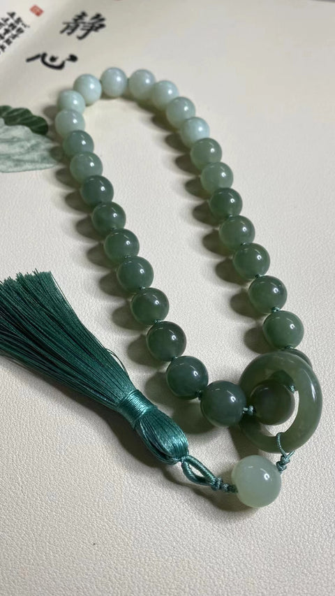 Giok Giok Cui Warna Gradien Genggam Ukuran 12mm Giok bersih, halus dan hangat, harga khusus sudah termasuk pajak pengiriman