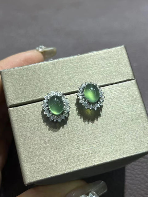 Anting-anting Batu Giok Cui Giok Tinggi Ukuran 8,5 * 6,5 mm Batu giok yang bersih, halus dan hangat. 925 Perak Sudah termasuk pajak pengiriman.