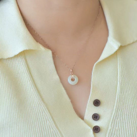 3117-1 Set Kalung Daun Bambu Gesper Perdamaian Giok Giok Hetian Alami dengan Gaya 925 Perak Ukuran 15 * 15mm Sudah termasuk pajak pengiriman.
