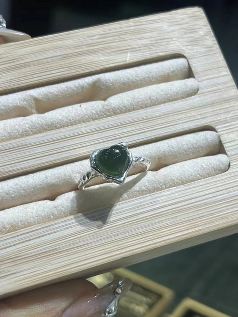 Cincin Jantung Giok Alami 925 Perak Ukuran 8 * 7.5mm Bezel yang Dapat Disesuaikan Giok bersih, halus dan hangat Termasuk ongkos kirim dan pajak.