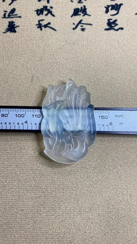 Liontin Rubah Es Giok Cui Jade Alami Ukuran 50 * 32mm Giok es dan tembus pandang bersih dan halus Pajak pengiriman sudah termasuk.