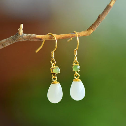 2144-2 Anting Giok Hetian Alami yang terbuat dari Giok Perak 925 adalah gaya yang bagus dan hangat, indah, sudah termasuk pajak pengiriman.