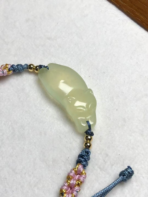 Gelang Anak Kucing Giok Cui Giok alami yang halus dan hangat Ukuran 30 * 13mm Beberapa gaya untuk dipilih Gaya yang bagus sudah termasuk pajak pengiriman.