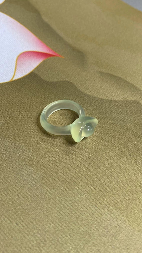 Cincin Giok Yuanbao Giok Cui Giok alami yang bersih, halus dan hangat Ukuran 17.4mm Sudah termasuk biaya pengiriman.