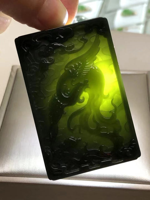 Giok Hetian Giok Hijau Domba Giok Phoenix Liontin Giok halus dan hangat Warna giok lembut Ukuran 62 * 40 * 9mm Pengiriman dan pajak sudah termasuk