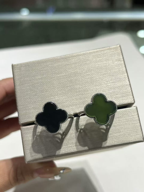 Cincin Semanggi Empat Daun Giok Tinta Giok Cui Giok Alami; Satu Gelap dan Satu Terang Ukuran 15,3 mm Sudah Termasuk Pajak Pengiriman