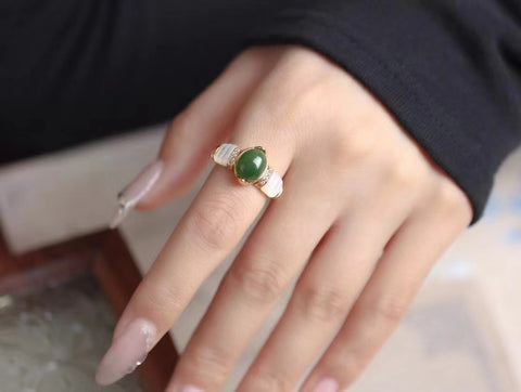 Cincin Jasper Alami dengan Zirkon + Cangkang Putih dalam Pengaturan Perak 925 Giok bersih dan baik-baik saja Termasuk ongkos kirim dan pajak.