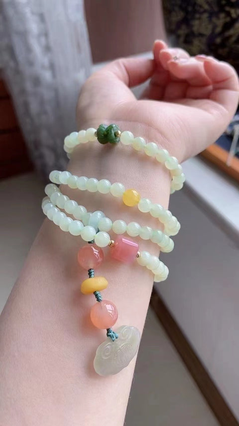 Gelang dan Kalung Giok Hetian Giok alami yang bersih dan halus Ukuran 0,6 mm Pengiriman dan pajak sudah termasuk.