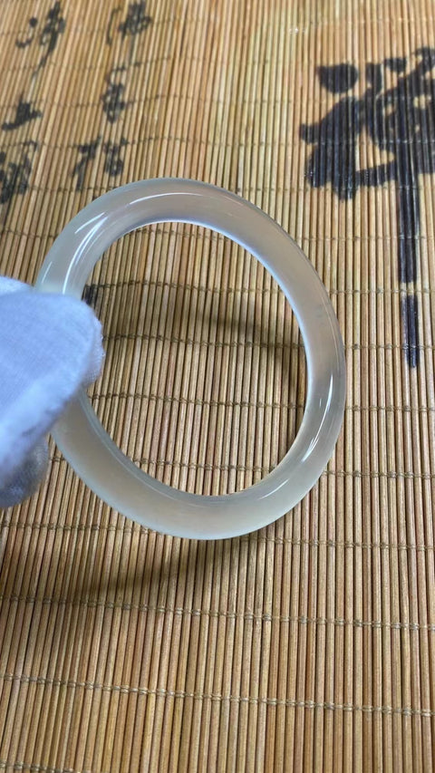 Gelang Garis Kecantikan Giok Cui Fine Cui Ukuran 53-55mm Ukuran 54.5mm Lebar 8.2mm Giok terjadi secara alami Pola acak termasuk pajak pengiriman