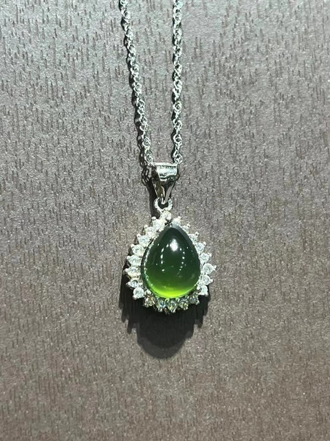 Kalung Kalung Giok Cui Jade Alami Giok bersih, halus dan hangat Ukuran 12 * 8,5 mm Ditetapkan dalam 925 perak Sudah termasuk pajak pengiriman